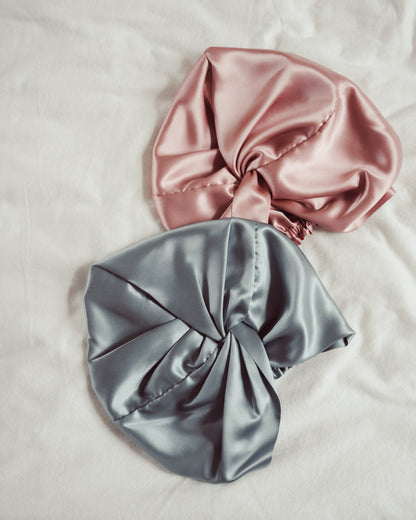 Zijden Premium Bonnet voor je haar, verzorgt je haar tijdens het slapen, in de kleur blauw.