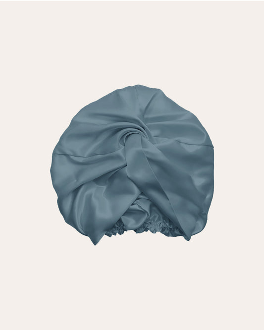 Zijden Premium Bonnet in de kleur blauw.
