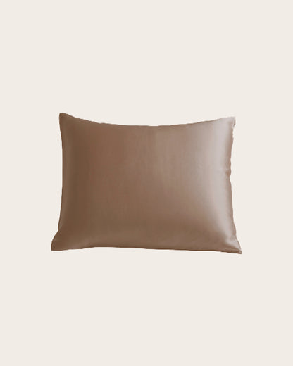 Luxe 100% Moerbei Zijden Kussenslopen van Silky Family in de kleur lichtbruin maat 50x60cm