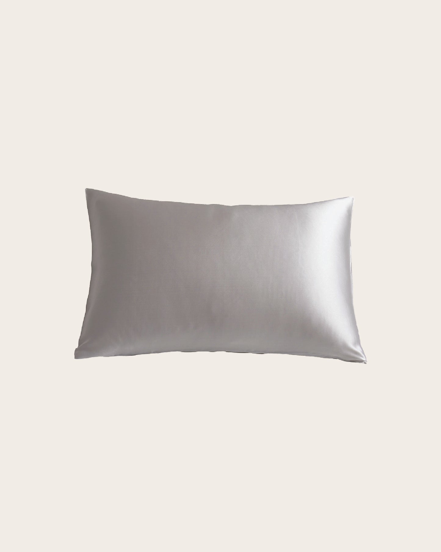 Luxe 100% Moerbei Zijden Kussenslopen van Silky Family in de kleur lichtgrijs maat 40x60cm