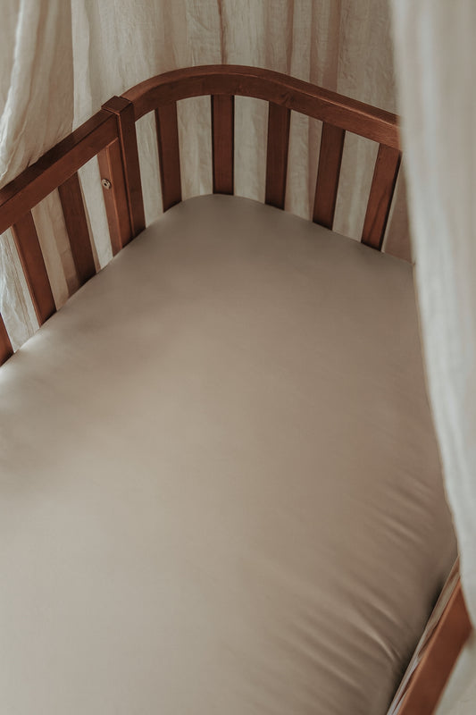 Zijden Matrashoes Beige – Ledikant 60×120 cm