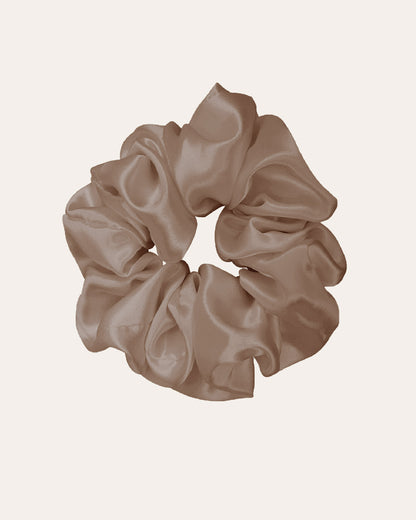 Luxe 100% moerbei Zijden Scrunchie Large in het lichtbruin.