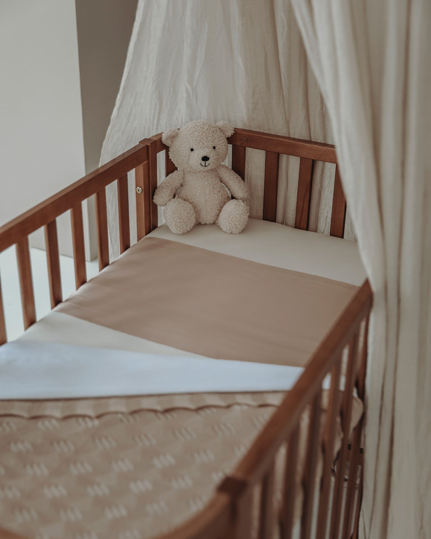 100% Moerbei Zijden matras sleeve opgemaakt bedje voor baby's voor een co-sleeper, ledikant of peuterbed